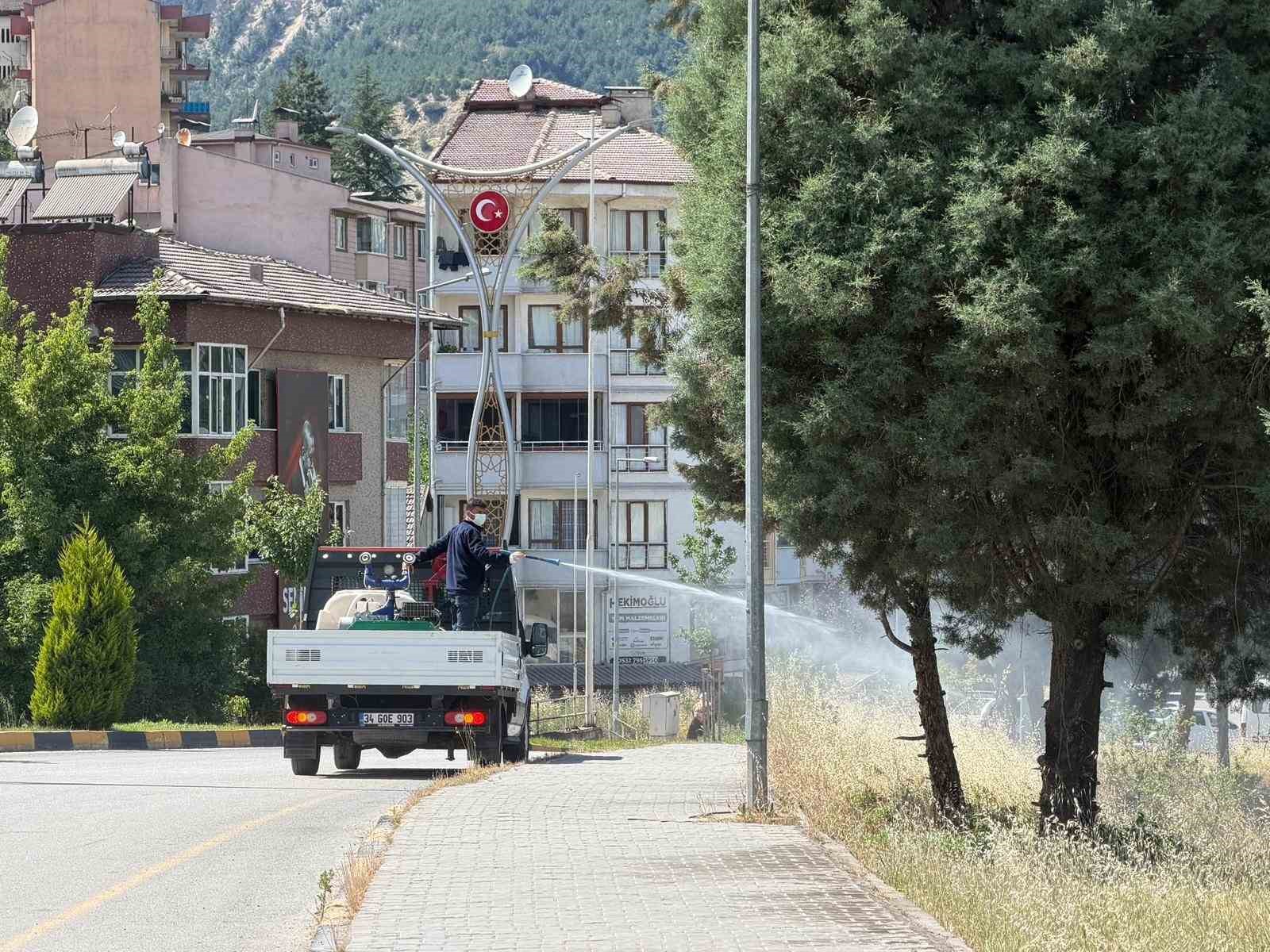 karabuk-te-sinek-ve-hasereyle-mucadele-calismalari-suruyor