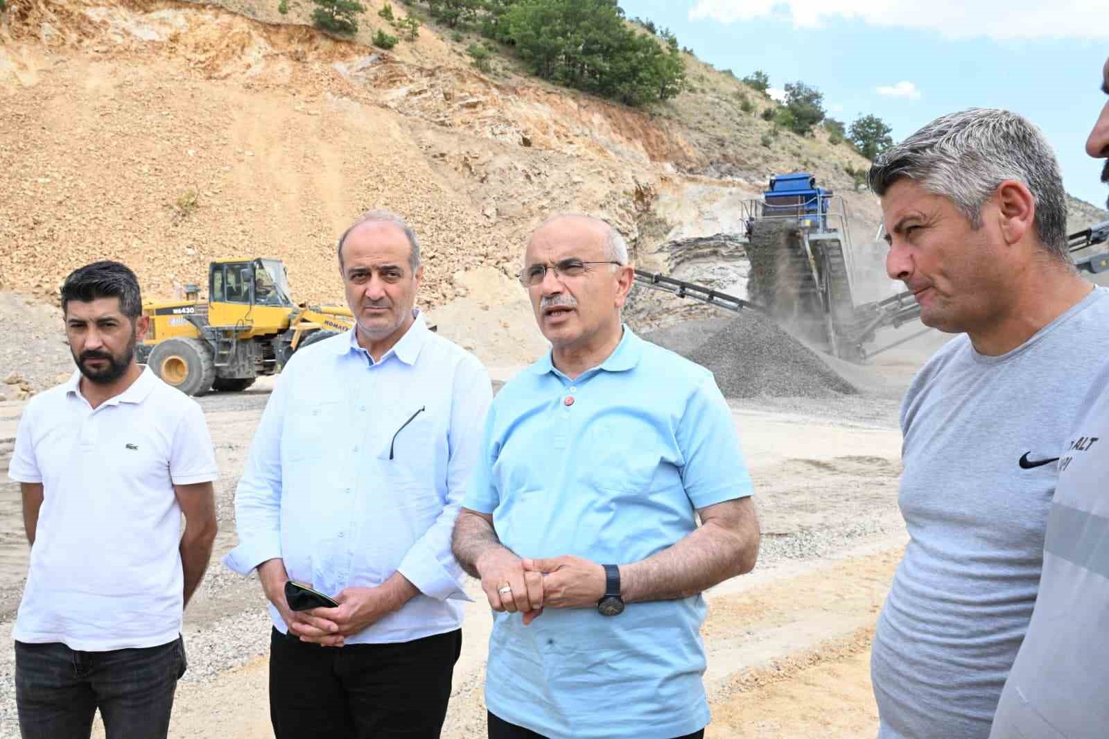 buyuksehir-mobil-konkasorlerle-hem-uretiyor-hem-hizli-hizmet-veriyor