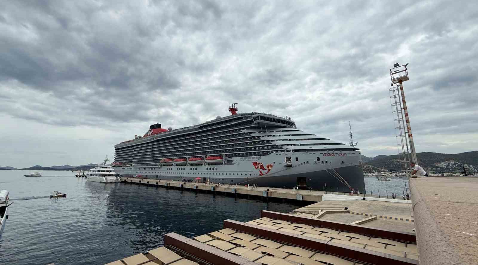 bodrum-a-2-bin-560-yolcuyla-geldi