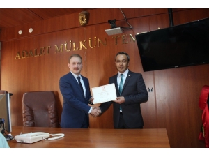 Yenipazar’da Mhp’li Başkan Mazbatasını Aldı