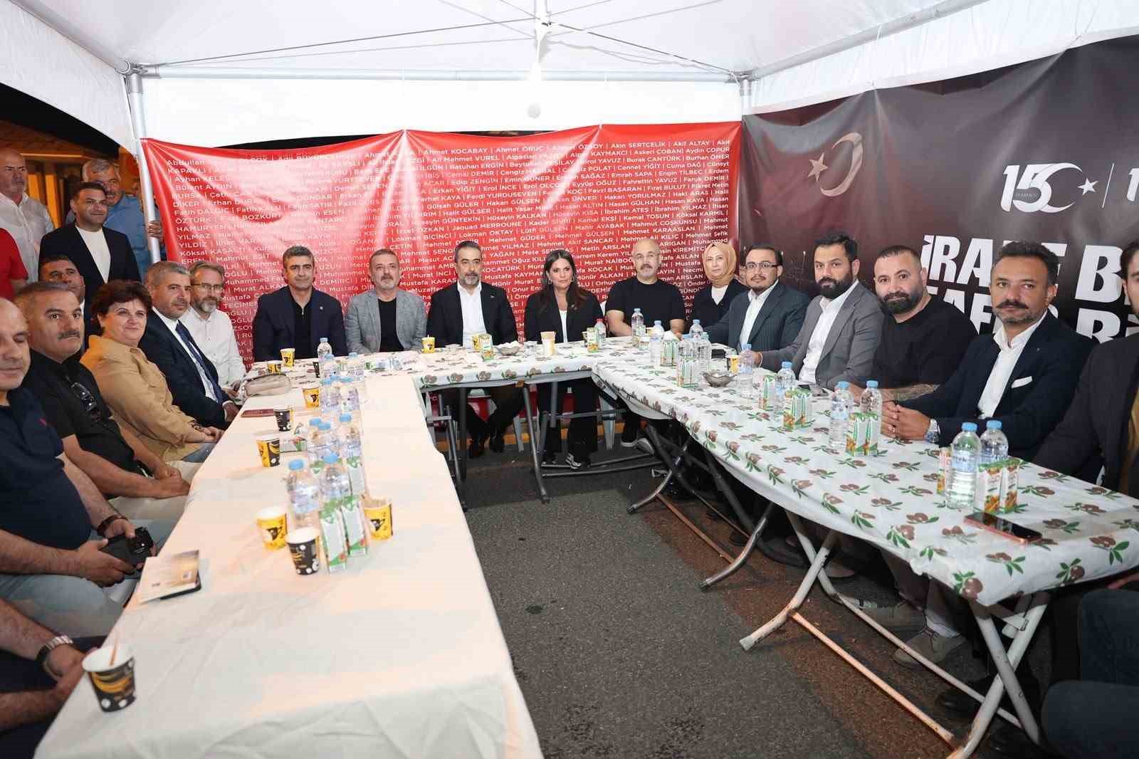 sincan-belediye-baskani-ercan-demokrasi-nobetine-katildi