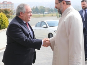 Erbaş: “Kur’an’a Hizmet Noktasında Hafızlığın Büyük Bir Önem Taşıdığını Hepimiz Biliyoruz”