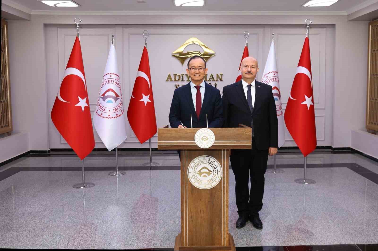cin-buyukelcisi-jiang-xuebin-den-adiyaman-valiligine-ziyaret