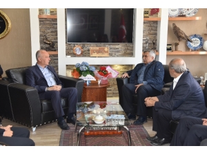 Ak Parti Mkyk Üyesi Subaşı Rekor Başkanı Tebrik Etti