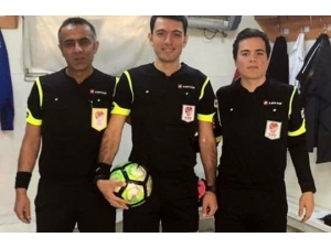 İstiklal Marşı’nı Duyan Hakem Maçı Durdurdu