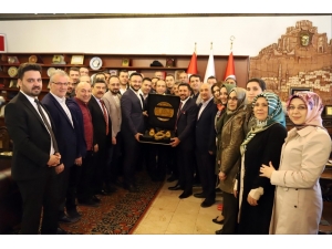 Ak Parti İl Yönetimi Başkan Arı’yı Ziyaret Etti