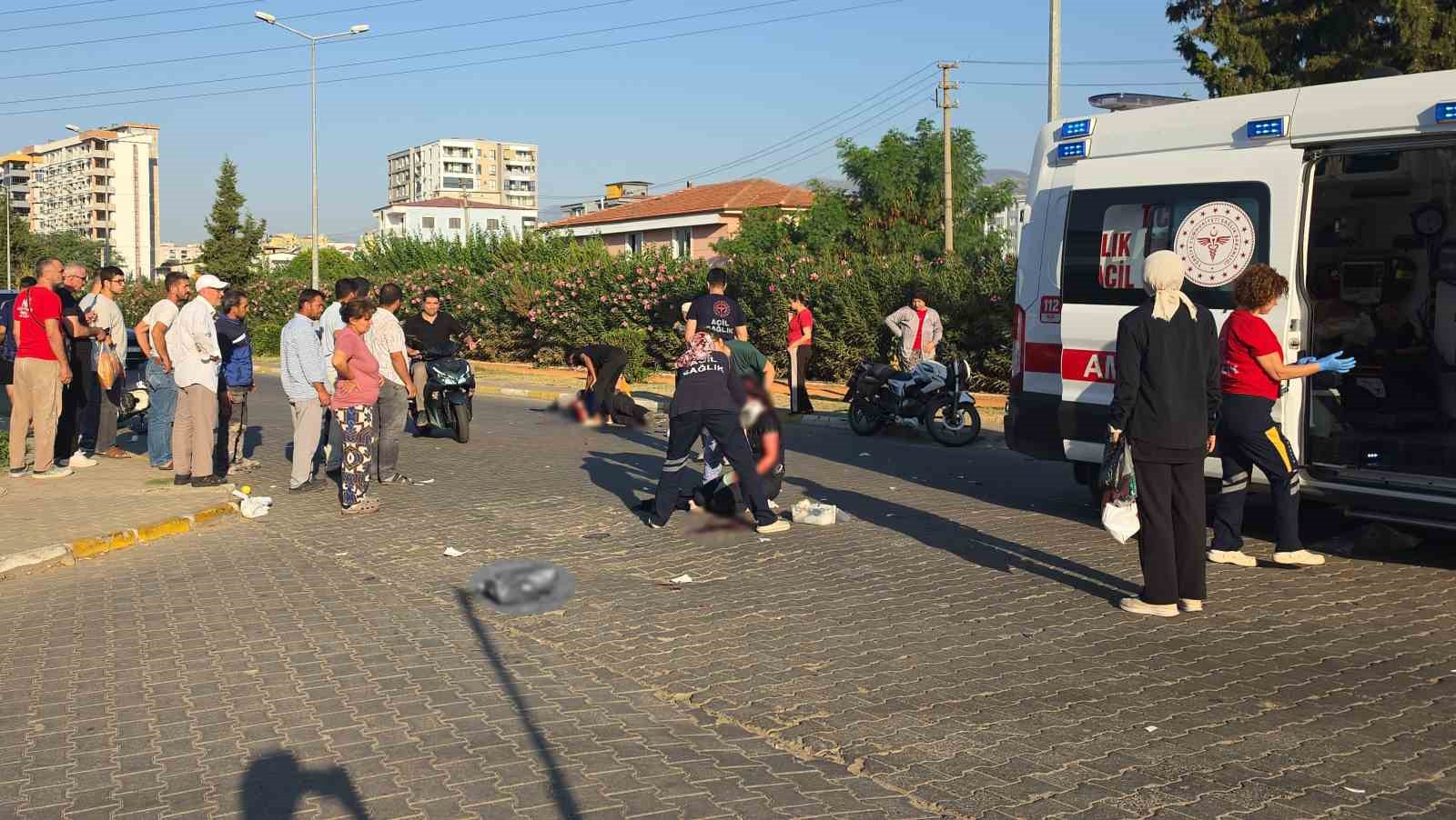 nazilli-de-motosikletler-carpisti-2-agir-yarali