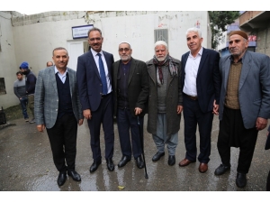 Kuş, Sahaya İnerek Vatandaşlara Teşekkür Etti