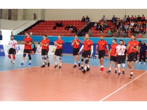 Voleybol 1. Lig Erkekler: Bursa Büyükşehir Belediyespor: 3 - Alanya Belediyespor: 2