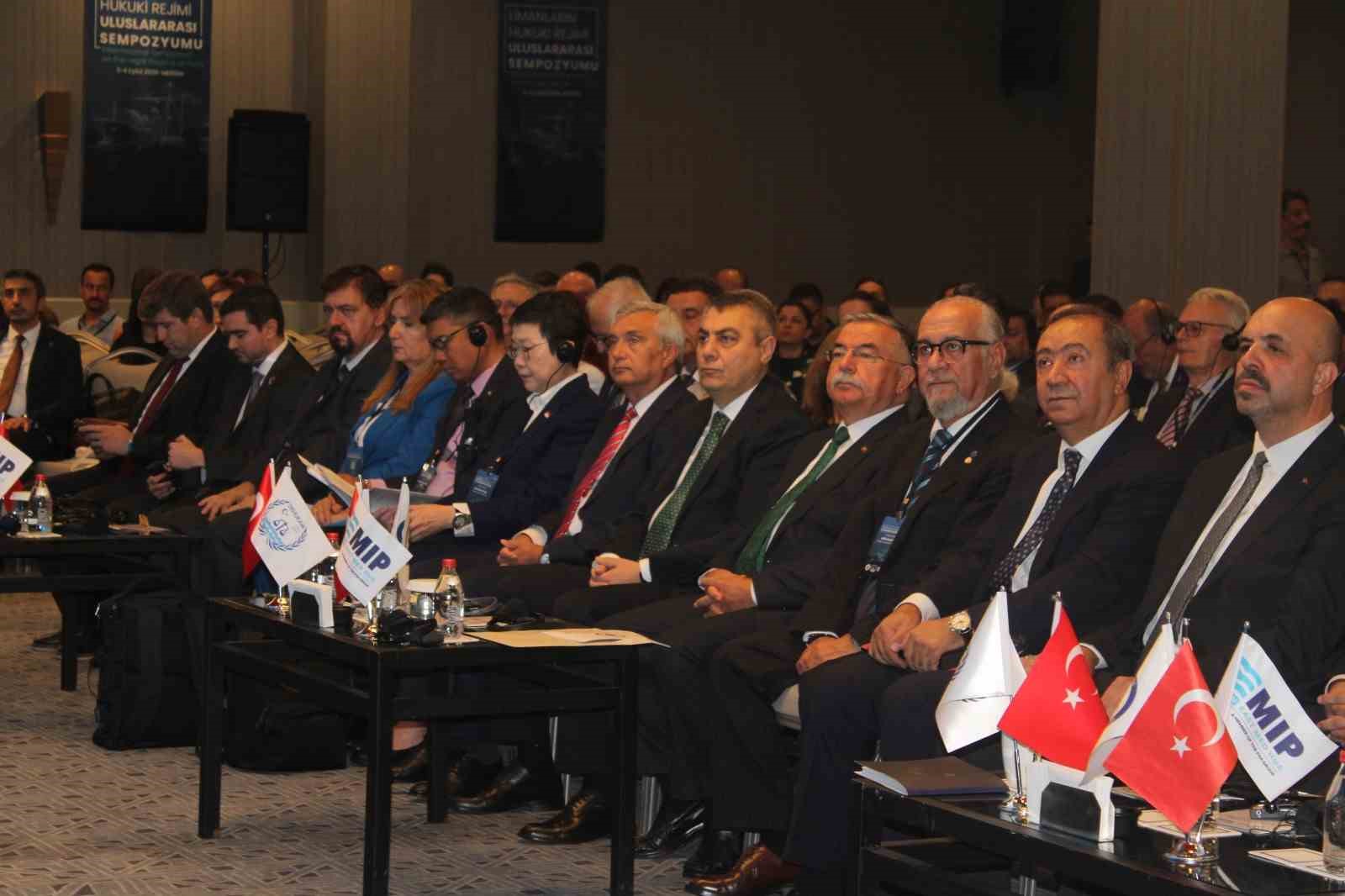 mersin-de-limanlarin-gelecegi-masaya-yatirildi-hukuk-teknoloji-ve-yesil-donusum-vurgusu
