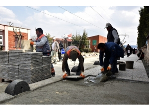 Fen İşleri Ekipleri 8 Mahallede Birden Çalışıyor