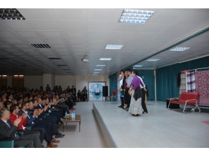 Şuhut’ta Liseler Arası 1. Tiyatro Şenliği Düzenlendi