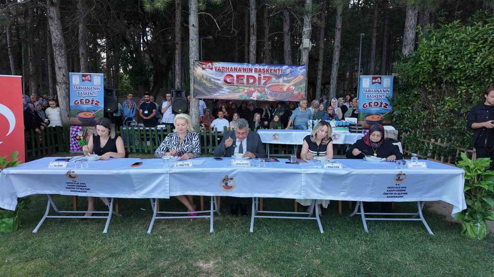 gediz-de-tarhana-yarismasinda-gelenek-ve-lezzet-yaristi