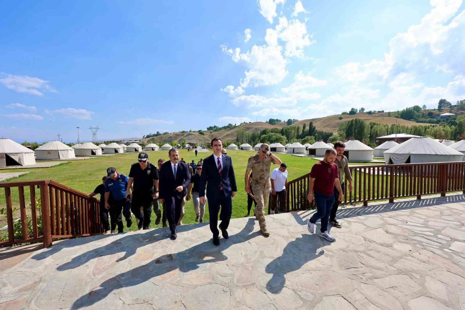 ahlat-malazgirt-zaferi-nin-955-yil-donumu-etkinliklerine-hazirlaniyor