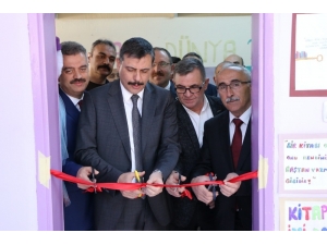 Vali Çiftçi, Bilişim Teknolojisi Sınıfı İle Kütüphane’sinin Açılışını Yaptı