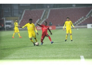 Spor Toto 1. Lig: Balıkesirspor Baltok: 1 - İstanbulspor: 5