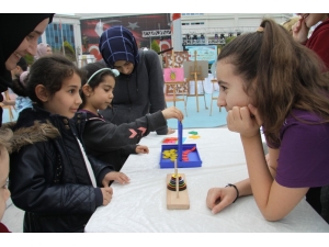Öğrenciler ’Bilim Ve Beceri Şenliği’nde Buluştu