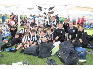 Azeri Çocuklar İzmir’de Yabancılık Çekmedi