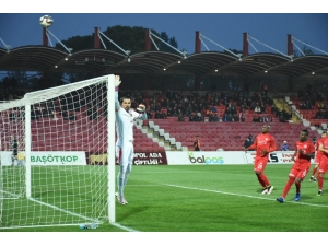 İstanbulsporlu File Bekçisi Alperen’in Zorlu Haftası