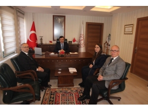 İl Milli Eğitim Müdürü Yarışmada Dereceye Giren Öğrenciyi Misafir Etti