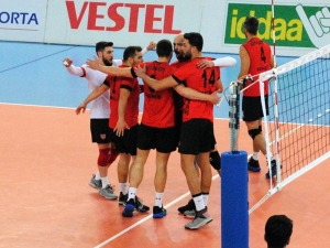 Voleybol 1. Lig Erkekler: Alanya Belediyespor: 2 - Sorgun Belediyespor: 3