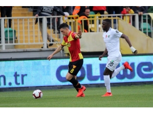 Spor Toto Süper Lig: Göztepe: 0 - Akhisarspor: 0 (İlk Yarı)