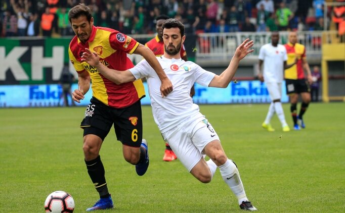 Akhisarspor, İzmir'de Hayata Tutundu!