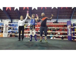 Çaydeğirmeni’ne Sude Nur Muaythai Şampiyonluğu Getirdi