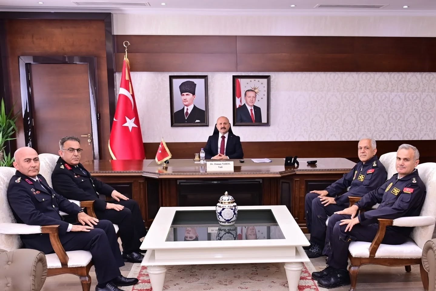 vali-varol-jandarma-vatandaslarimizin-can-ve-mal-guvenliginin-teminatidir