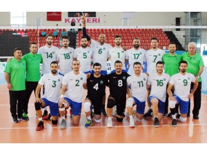 Voleybol 1. Lig Erkekler: Akkuş Belediyespor: 0 - Bursa Büyükşehir Belediyespor: 3