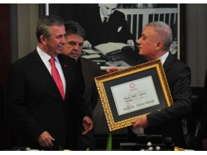 Mansur Yavaş Mazbatasını Aldı