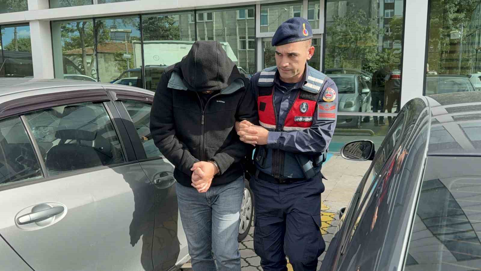 samsun-da-30-bin-tl-ve-20-gram-altin-calan-supheli-tutuklandi