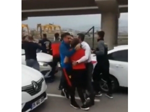 Göztepeli Oyuncular İle Taraftarlar Maç Çıkışı Kapıştı