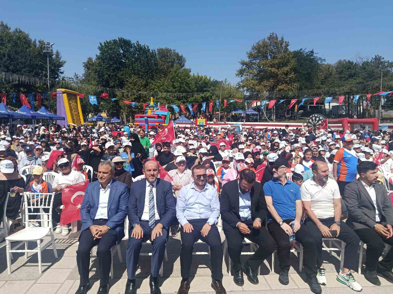 esenler-yaz-okullari-coskulu-bir-senlikle-sona-erdi