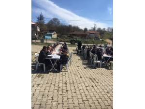 Mazbatasını Aldı İlk İşi Köylülerine Yemek Dağıtmak Oldu