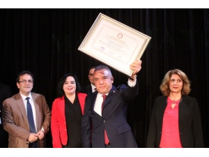 Muhittin Böcek Ve Semih Esen Mazbatasını Aldı