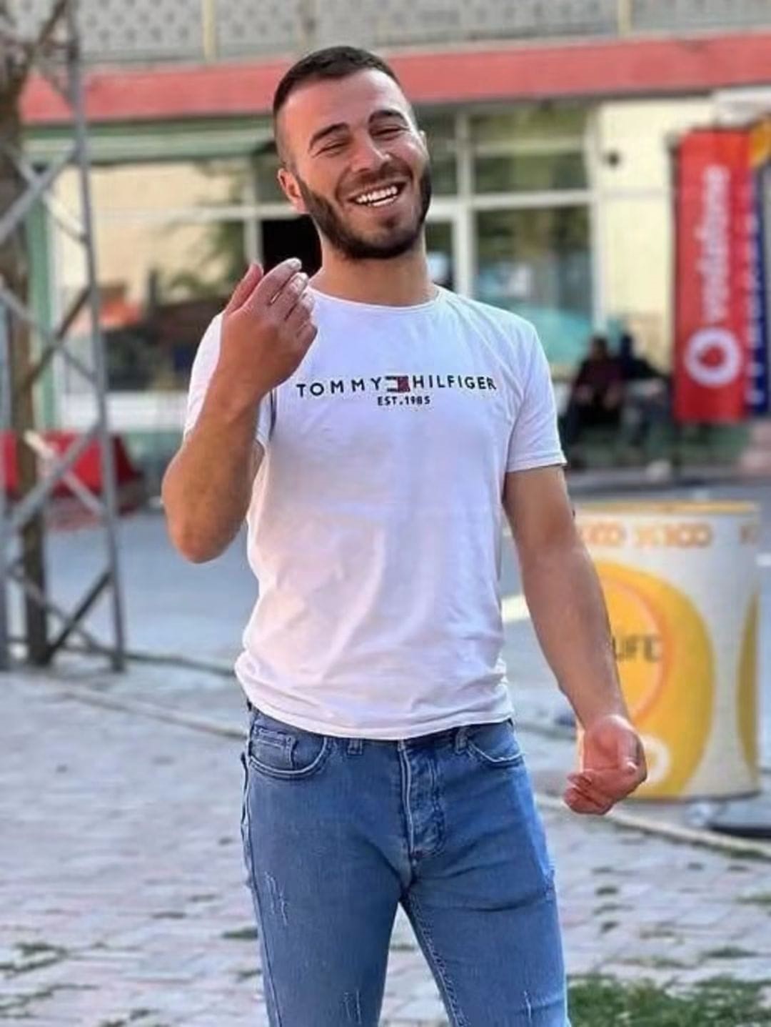 otomobilin-carptigi-genc-hayatini-kaybetti