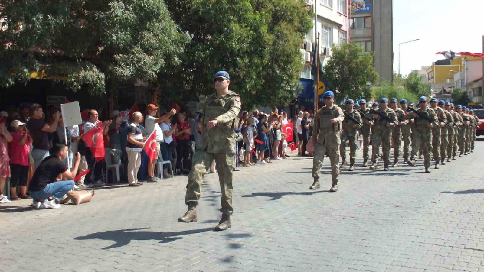 burhaniye-de-30-agustos-coskusu-yasandi