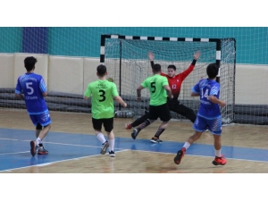 Dpü Hentbol Takımı, Düzce Üniversitesi’ni 32-26 Mağlup Etti