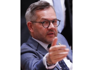 Almanya Devlet Bakanı Roth: “İngiltere Ab’den Anlaşmasız Ayrılmaktan Kaçınsın”