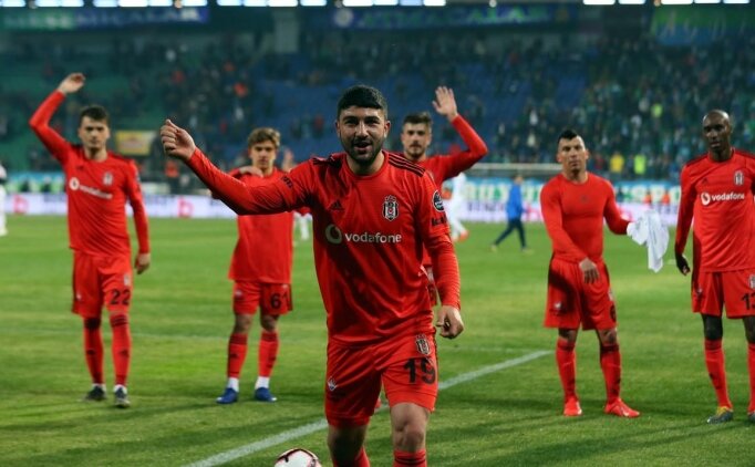 "güven Yalçın Saçlarıyla Birlikte Futbolunu Da Düzeltti"