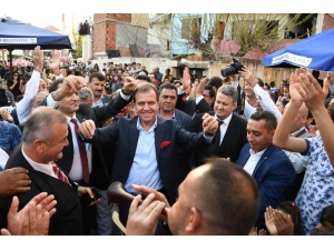 Seçer, Roman Vatandaşlarla Bir Araya Geldi