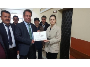 Sarıveliler’de Halil Kulak Mazbatasını Aldı