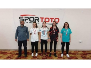 Dart Şampiyonasında 3. Oldu