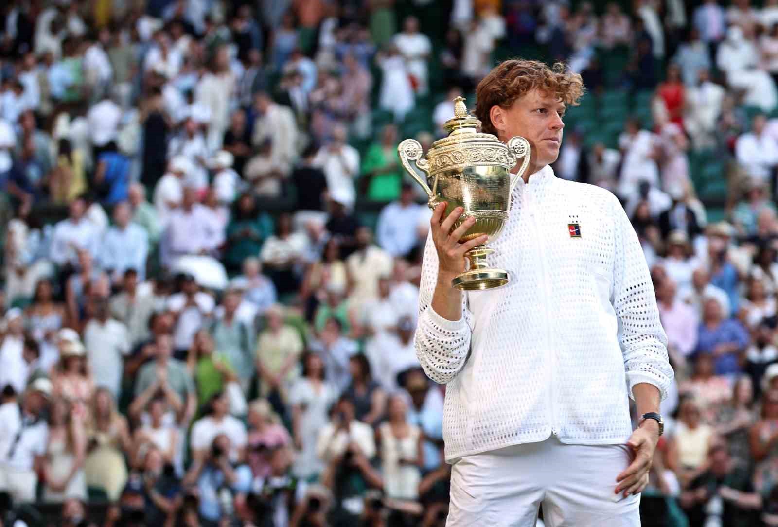 wimbledon-da-jannik-sinner-ust-uste-2-kez-sampiyon