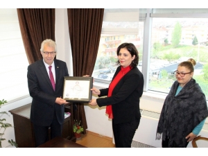 Ödemiş’te Başkan Eriş Mazbatasını Aldı