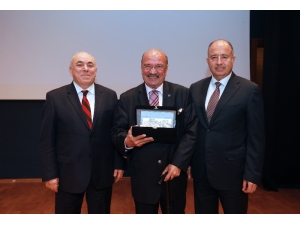 Yaşar Üniversitesi’nde 18. Yıl Gururu