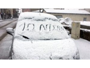 Baharın Gelmediği İlçeye Kar Geldi