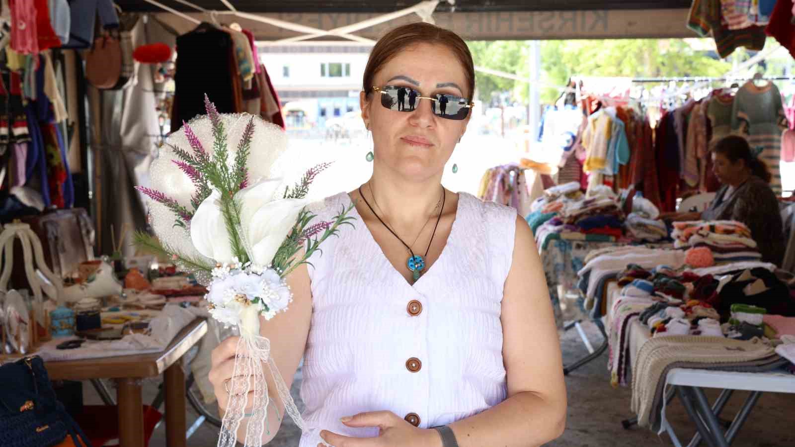 ciftlerin-yeni-gozdesi-papyon-konseptli-gelin-arabalari