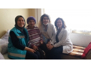 Evlerinde Diş Taramaları Yapılıyor